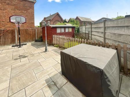 4 bedroom Semi-detached house for sale in The Grange, Burton-On-Trent, DE14
