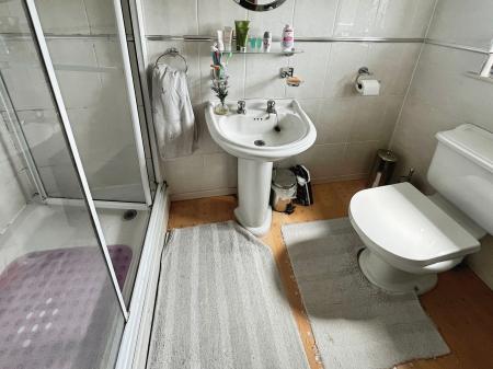 4 bedroom Semi-detached house for sale in The Grange, Burton-On-Trent, DE14