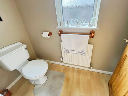 4 bedroom Semi-detached house for sale in The Grange, Burton-On-Trent, DE14