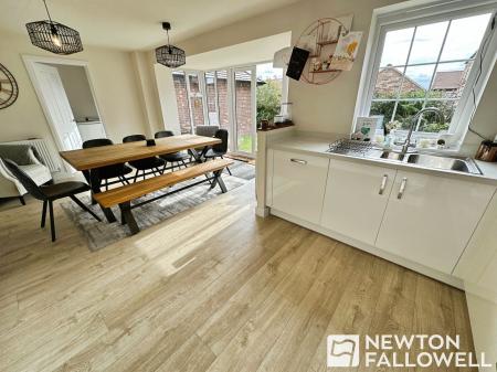 4 bedroom Detached house for sale in Hargate Lane, Newton Solney, DE15