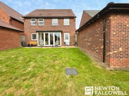 4 bedroom Detached house for sale in Hargate Lane, Newton Solney, DE15