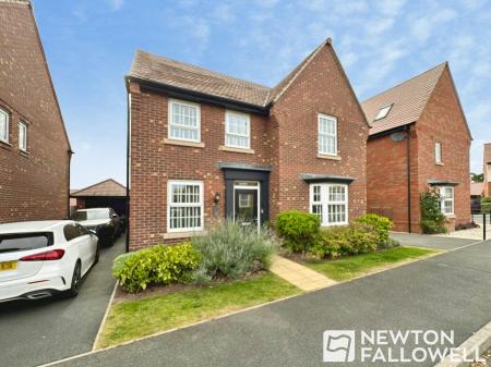 4 bedroom Detached house for sale in Hargate Lane, Newton Solney, DE15
