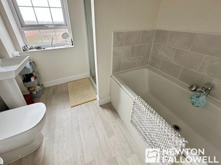 4 bedroom Detached house for sale in Hargate Lane, Newton Solney, DE15