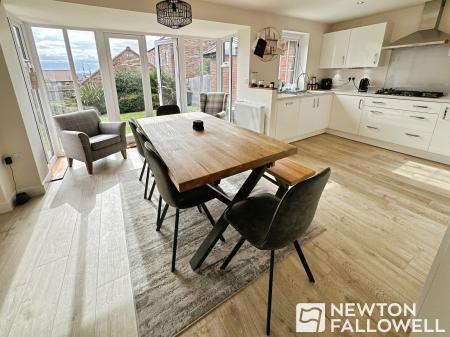 4 bedroom Detached house for sale in Hargate Lane, Newton Solney, DE15
