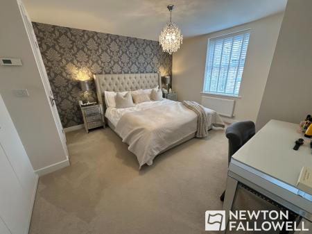 4 bedroom Detached house for sale in Hargate Lane, Newton Solney, DE15