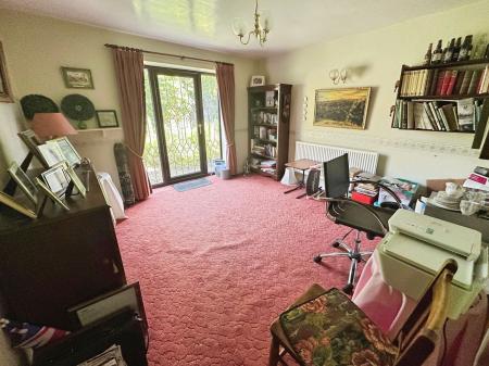 4 bedroom Detached house for sale in Henhurst Hill, Burton-On-Trent, DE13