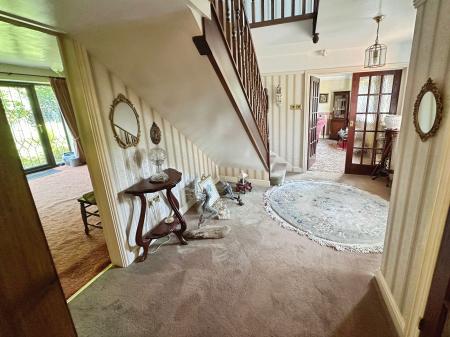 4 bedroom Detached house for sale in Henhurst Hill, Burton-On-Trent, DE13