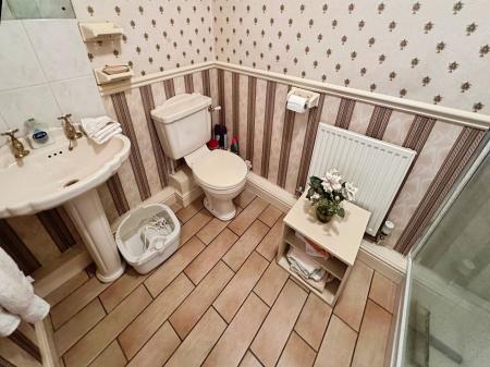 4 bedroom Detached house for sale in Henhurst Hill, Burton-On-Trent, DE13