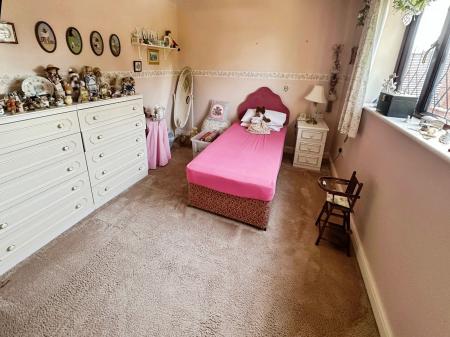 4 bedroom Detached house for sale in Henhurst Hill, Burton-On-Trent, DE13