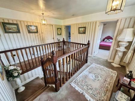 4 bedroom Detached house for sale in Henhurst Hill, Burton-On-Trent, DE13
