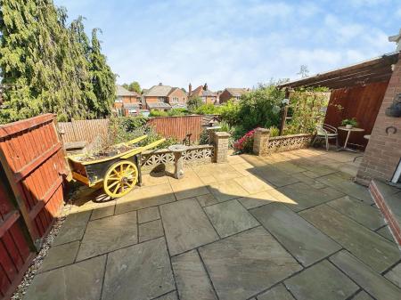 3 bedroom Semi-detached house for sale in Beaconsfield Road, Burton-On-Trent, DE13