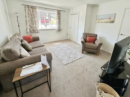 3 bedroom Semi-detached house for sale in Beaconsfield Road, Burton-On-Trent, DE13