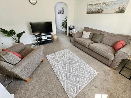 3 bedroom Semi-detached house for sale in Beaconsfield Road, Burton-On-Trent, DE13