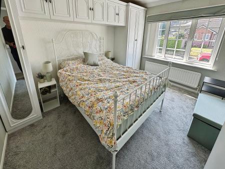 3 bedroom Semi-detached house for sale in Beaconsfield Road, Burton-On-Trent, DE13