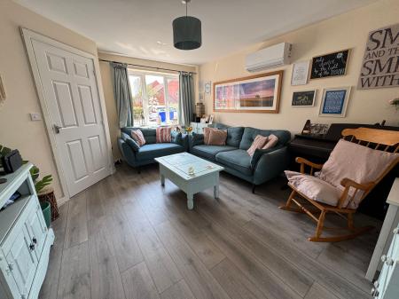 3 bedroom Semi-detached house for sale in Upton Drive, Burton-On-Trent, DE14