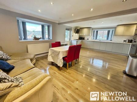 5 bedroom Detached house for sale in Cambrian Way, Swadlincote, DE11