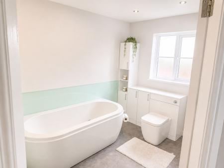 5 bedroom Detached house for sale in Cambrian Way, Swadlincote, DE11