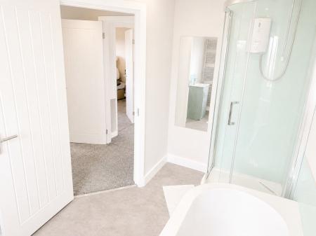 5 bedroom Detached house for sale in Cambrian Way, Swadlincote, DE11