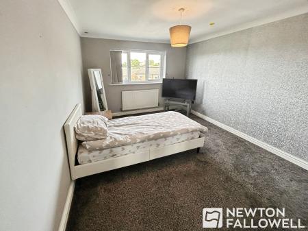 5 bedroom Detached house for sale in Cambrian Way, Swadlincote, DE11