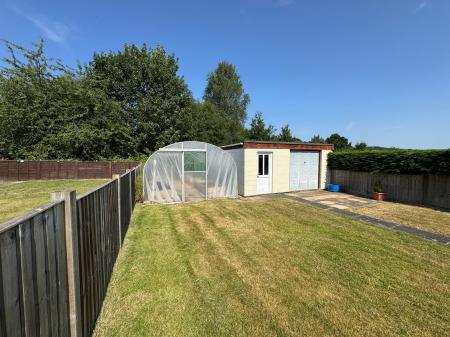 3 bedroom Semi-detached house for sale in Leawood Road, Midway, DE11