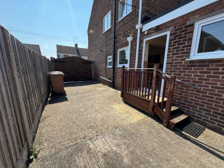 3 bedroom Semi-detached house for sale in Leawood Road, Midway, DE11