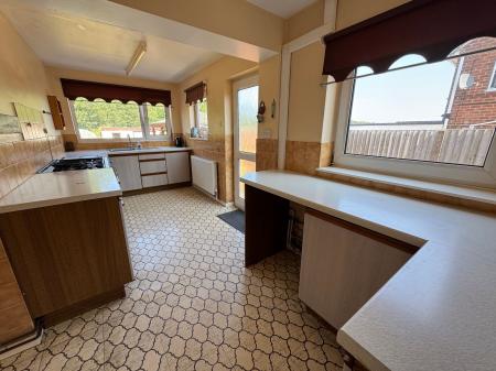 3 bedroom Semi-detached house for sale in Leawood Road, Midway, DE11