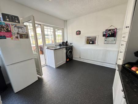 3 bedroom Semi-detached house for sale in Station Street, Castle Gresley, DE11