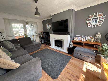 3 bedroom Semi-detached house for sale in Station Street, Castle Gresley, DE11