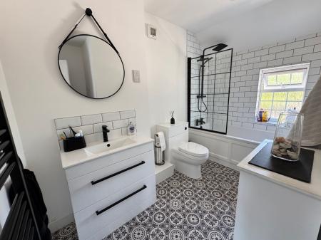 3 bedroom Semi-detached house for sale in Station Street, Castle Gresley, DE11