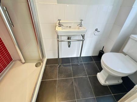 5 bedroom Detached house for sale in Ashworth Avenue, Burton-On-Trent, DE15