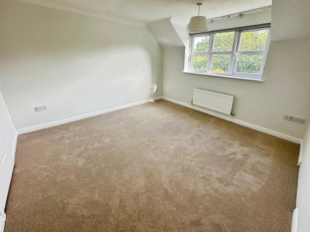 5 bedroom Detached house for sale in Ashworth Avenue, Burton-On-Trent, DE15