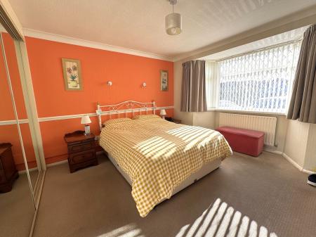 2 bedroom Semi-detached bungalow for sale in Faversham Road, Burton-On-Trent, DE13