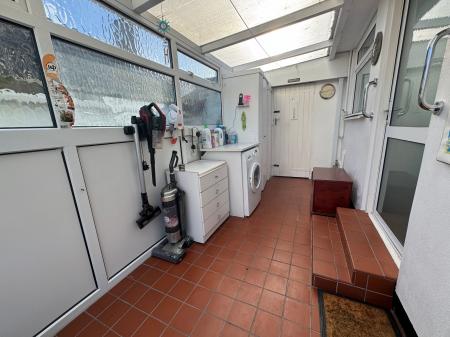 2 bedroom Semi-detached bungalow for sale in Faversham Road, Burton-On-Trent, DE13