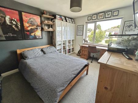 4 bedroom Semi-detached house for sale in Woodland Road, Stanton, DE15
