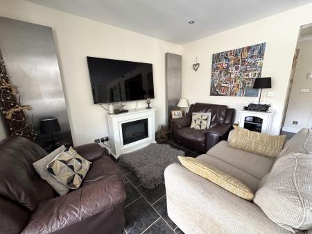 4 bedroom Detached house for sale in The Chase, Rosliston, DE12