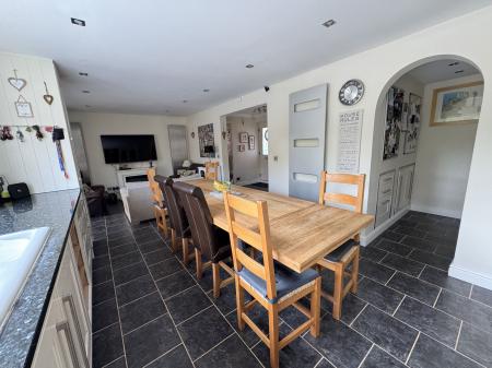 4 bedroom Detached house for sale in The Chase, Rosliston, DE12