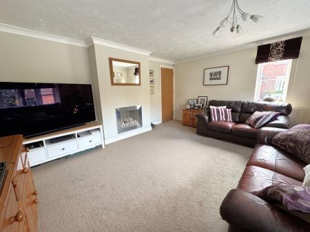4 bedroom Detached house for sale in The Chase, Rosliston, DE12