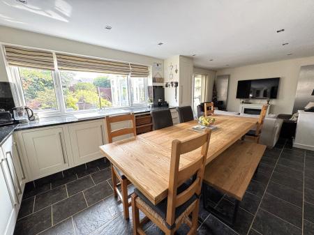 4 bedroom Detached house for sale in The Chase, Rosliston, DE12