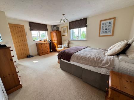 4 bedroom Detached house for sale in The Chase, Rosliston, DE12