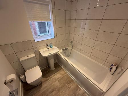 3 bedroom Semi-detached house to let in Topaz Gardens, Newhall, DE11