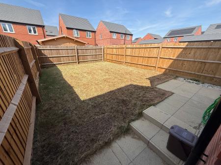 3 bedroom Semi-detached house to let in Topaz Gardens, Newhall, DE11