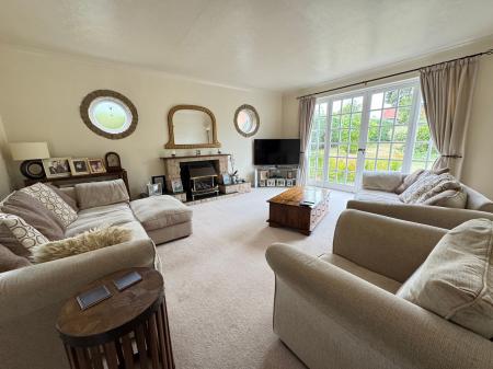 4 bedroom Detached house for sale in Hawthornes, 39 Rolleston Road, Burton upon Trent, Staffordshire, DE13 0JT