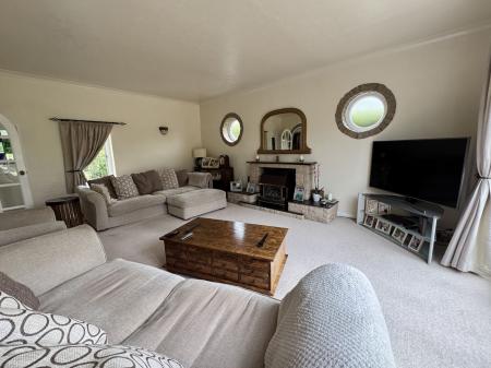 4 bedroom Detached house for sale in Hawthornes, 39 Rolleston Road, Burton upon Trent, Staffordshire, DE13 0JT