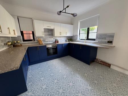 3 bedroom Detached house for sale in Burton Road, Castle Gresley, DE11