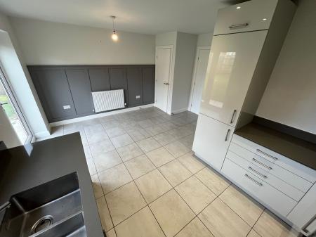 3 bedroom Semi-detached house to let in Coppice Road, Tatenhill, DE13