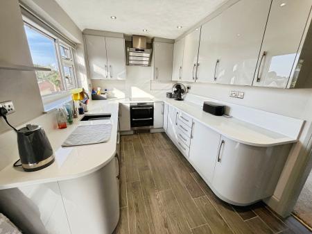 2 bedroom Detached bungalow for sale in Pear Tree Avenue, Newhall, DE11