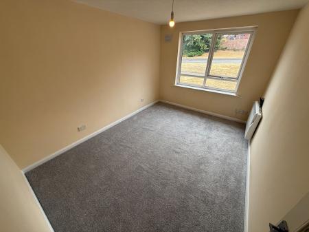 2 bedroom Flat to let in Civic Way, Willow Court Civic Way, DE11
