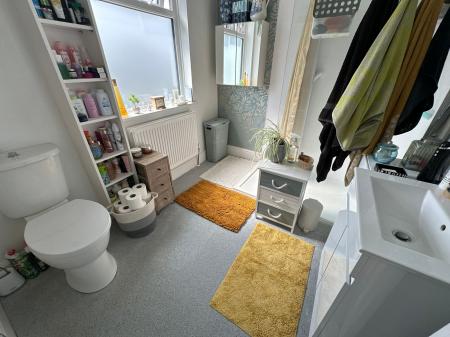 3 bedroom Semi-detached house for sale in Bretby Lane, Bretby, DE15