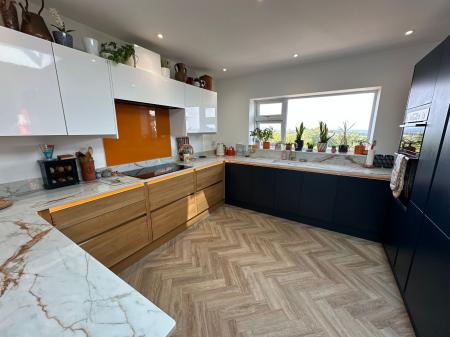 3 bedroom Semi-detached house for sale in Bretby Lane, Bretby, DE15