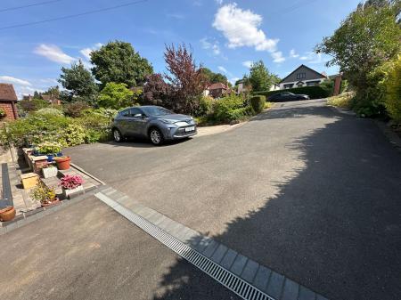 3 bedroom Semi-detached house for sale in Bretby Lane, Bretby, DE15